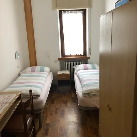 阿斯特酒店 3* 阿莱盖